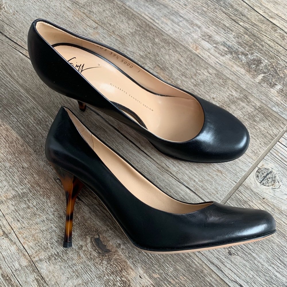 Giussepe Zanotti Black Pump w/ Tortoise Heel